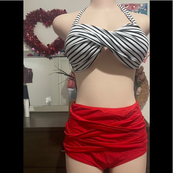 Ubique & Classic swimming swimsuit 🩱 - Picture 3 of 4